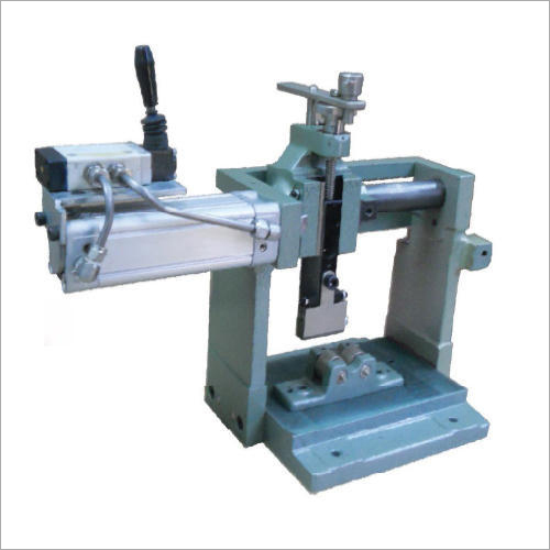 Pneumatically Operated Roll Marking Machine Accuracy: High  %