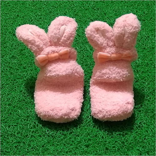 Newly Born Baby Shoes - Soft Fluffy Fabric, 1-8 Months Size Range, Charming Pink Design, Perfectly Blending Comfort and Style