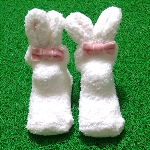 White Ben Benny Shoes - Soft Textured Fabric, Size for Ages 1-8 Months, Color: Pure White | Comfortable Design for Baby's Tender Skin