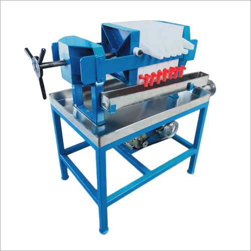 Edible Oil Filter Press Capacity: 100 Liter P[Er Batch Liter/Day