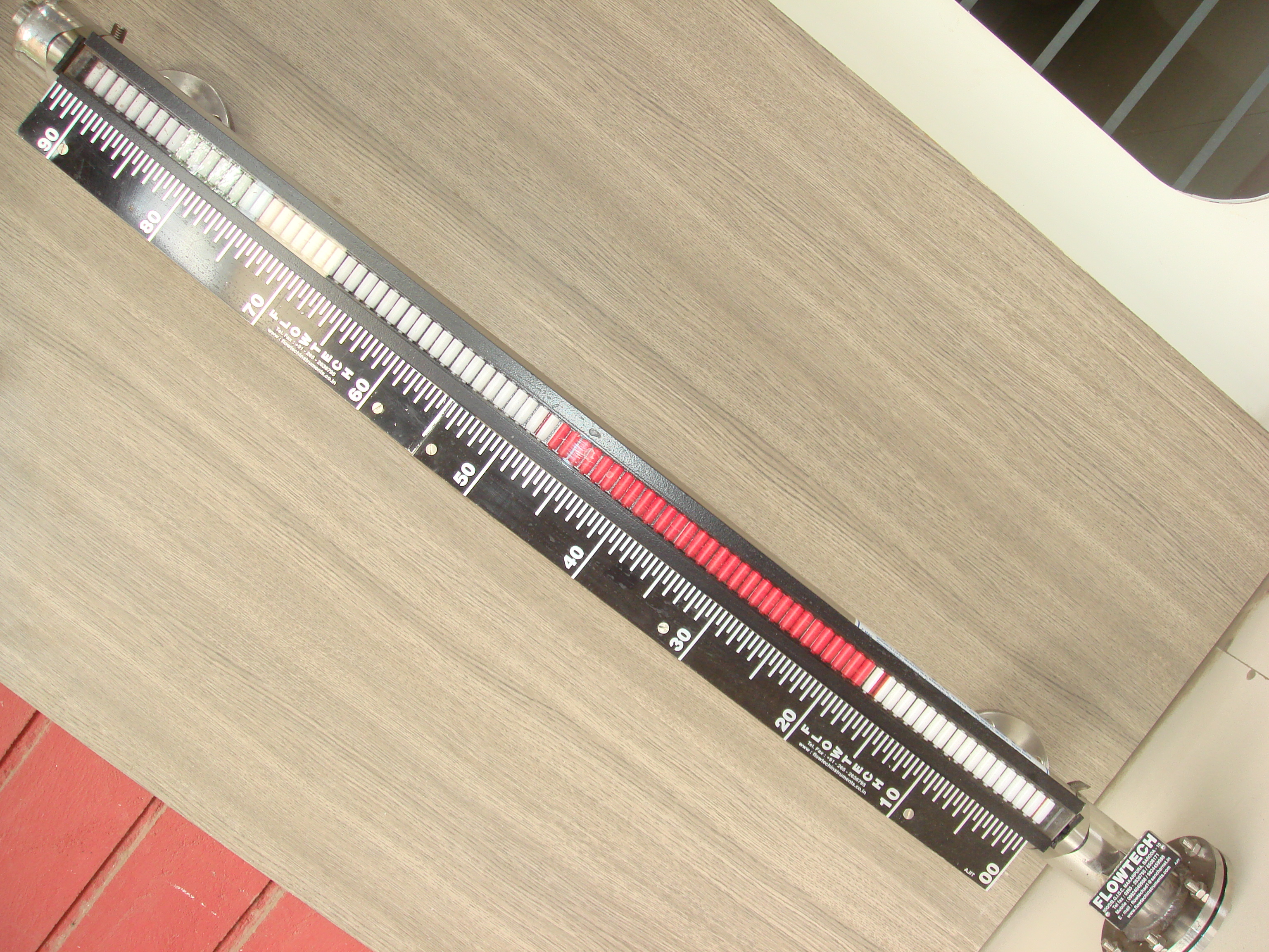 Side Mounted Magnetic Level Indicator With Transmitter