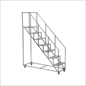 Stainless Steel Ladder By RAJLAXMI INDUSTRIES