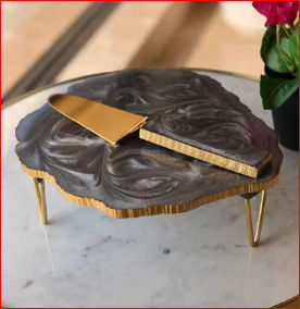 Resin Cake Stand With Cake Lifter