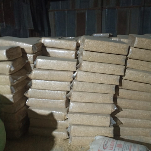 Dry Chopped Wheat Straw - Food Grade Granules | Suitable for Cattle and Sheep Feeding, Low Inclusion Rate, Multiple Packaging Options