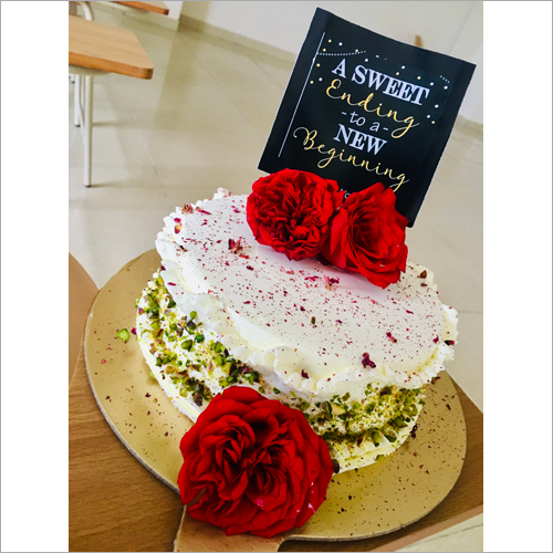 Rose Petals Drip Cake Shelf Life: 1-2 Days