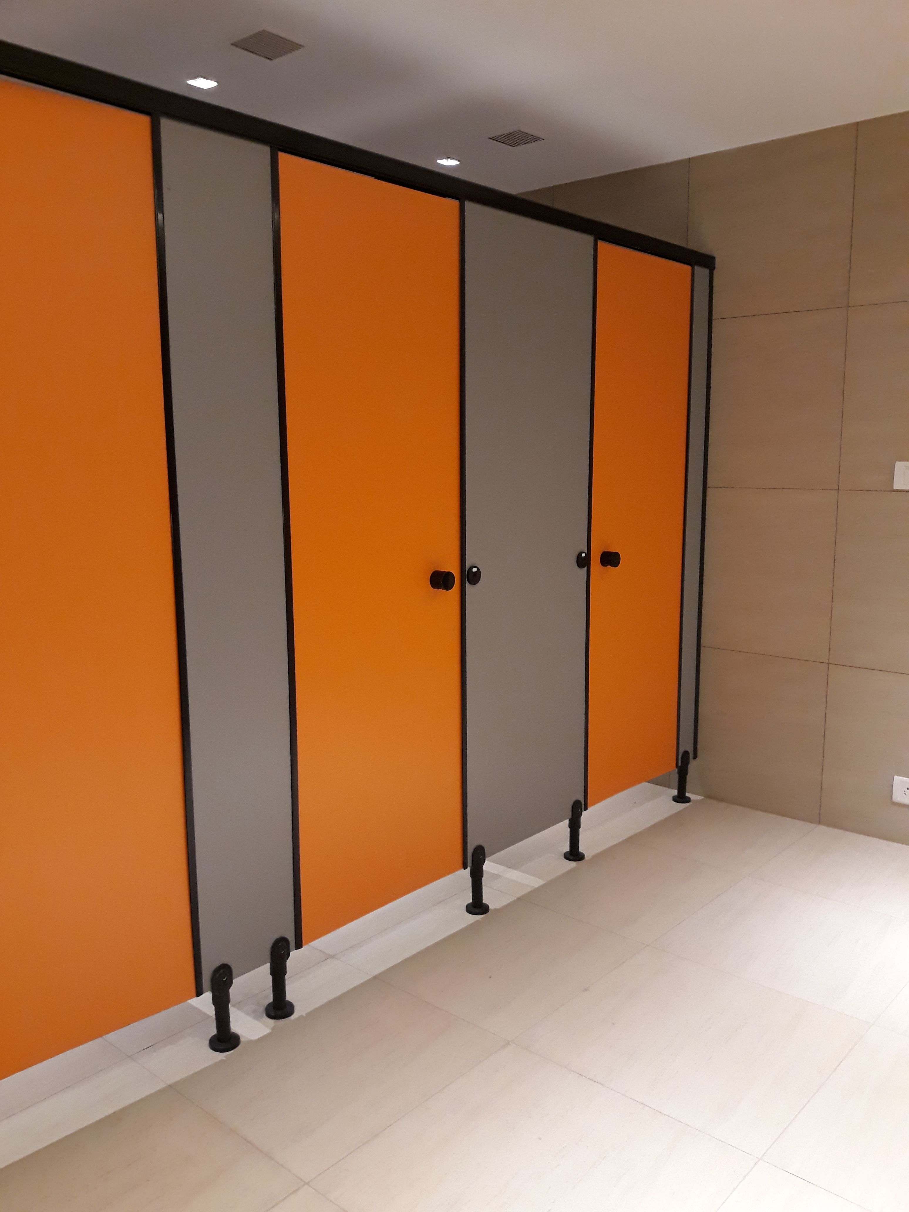 Nylon Classic Toilet Cubicle