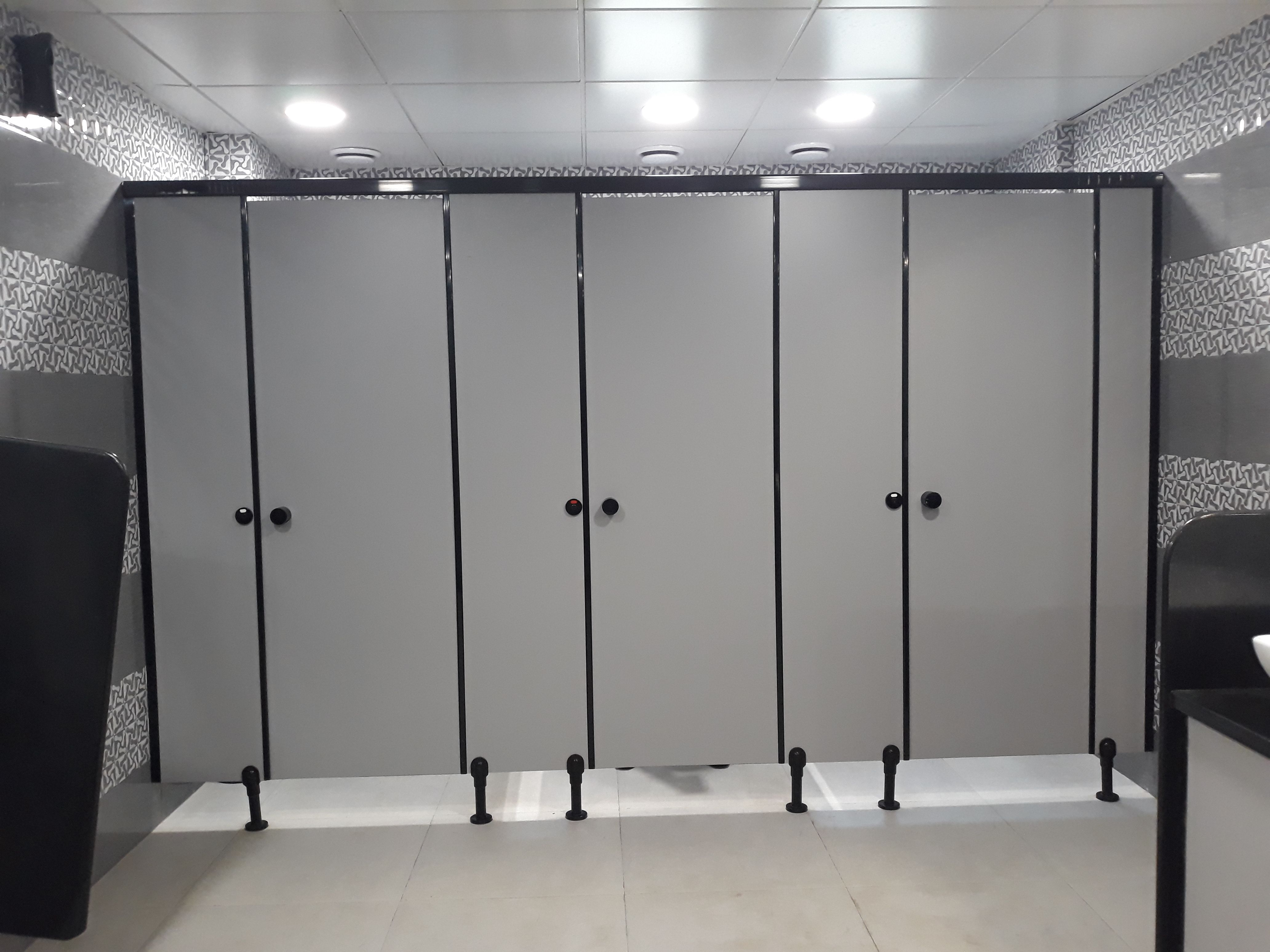 Nylon Classic Toilet Cubicle