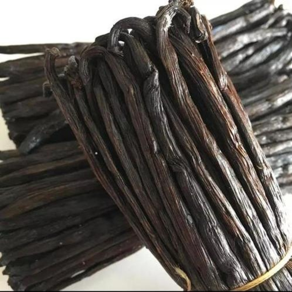 Vanilla Beans - 16-17cm Length, 1.9-2% Vanillin Content | Dark Brown, Soft, Fragrant, Flexible Vanilla Planifolia