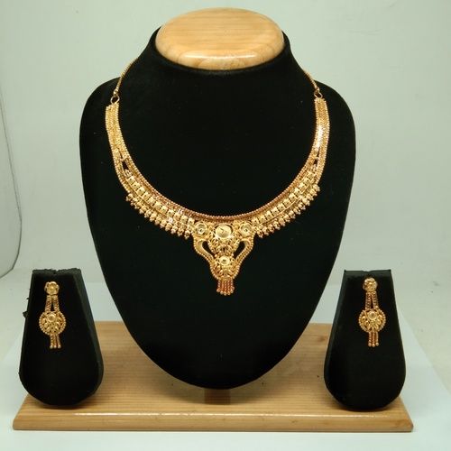 Indian Style Gold Forming Necklace Set