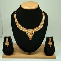 इंडियन स्टाइल गोल्ड फॉर्मिंग नेकलेस सेट