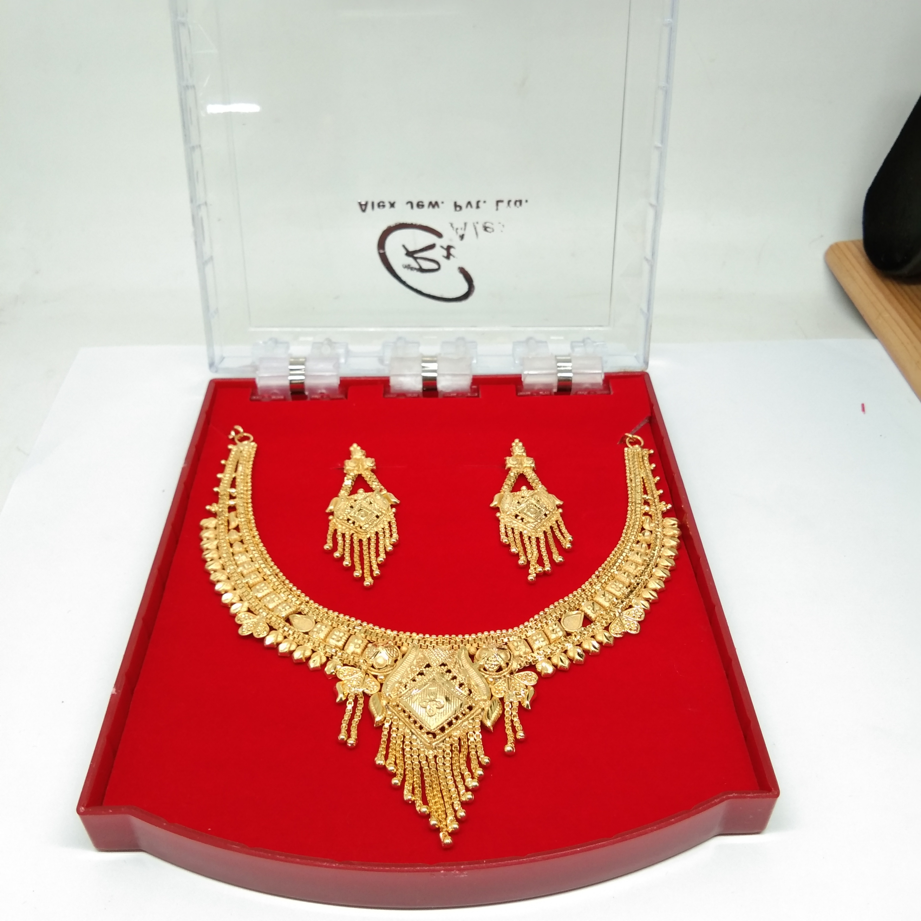 Gold Forming Necklace Set for Women & Girls