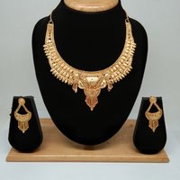 Indian Style Gold Forming Necklace Set