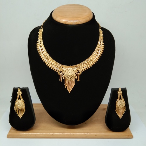 Wedding & Party Wear Gold Plated Forming Necklace Set