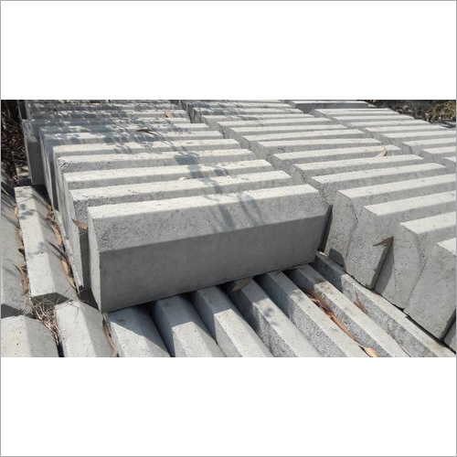 Concrete Kerb Stone - Off White, 600 x 300 x 100 mm | Durable, Long Service Life, Resistant to Extreme Weather Conditions
