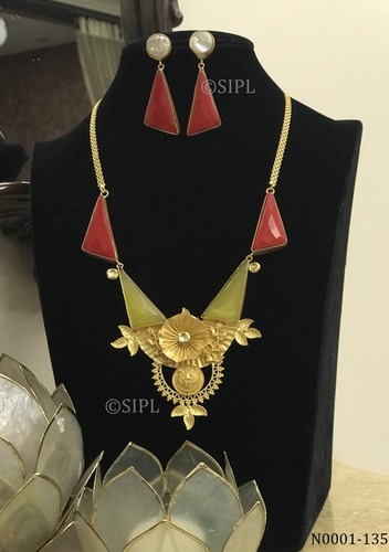 Handmade Contemporary Handmade Monalisa Necklace