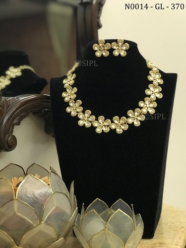 Classic Design Diamond Necklace Set Stud Earrings