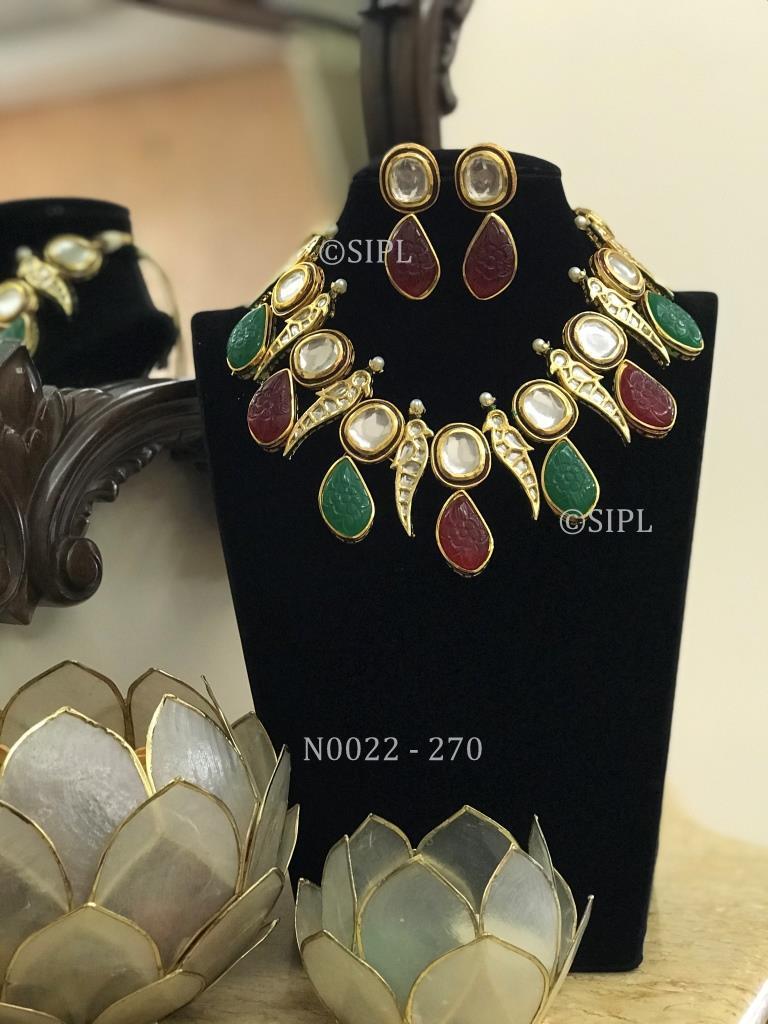 Contemporary Handmade Monalisa Necklace Set