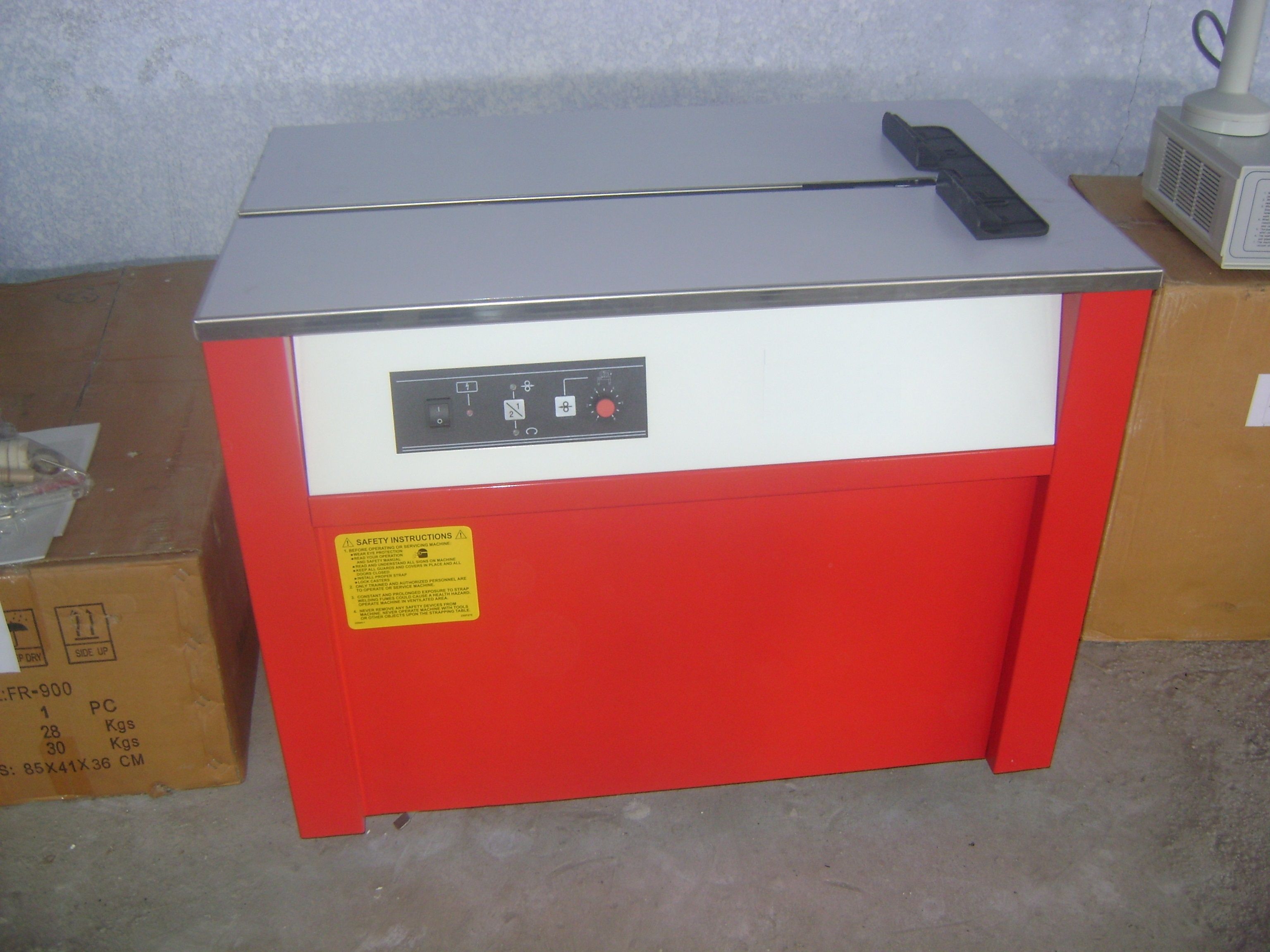 Semi Automatic Box Strapping Machine