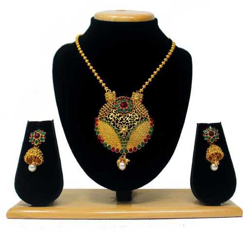 Fancy Design Pendant Set