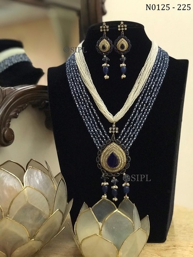 Attractive Design American Diamond Necklace Set