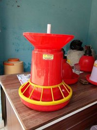 grower feeder 8 kg with grill and cone