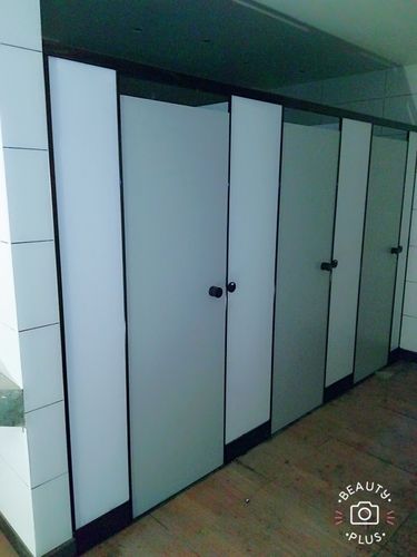 Nylon Crown Toilet Cubicle