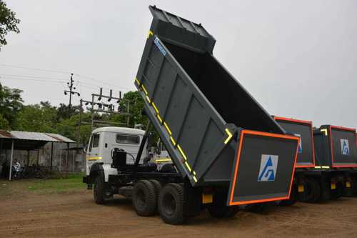 Tipper Body With Fitment By SANGHVI AUTO & STEEL TRADERS