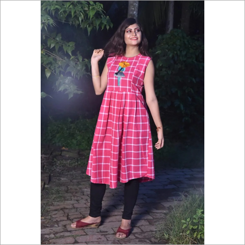 Ladies Designer Kurtis - Lightweight Cotton Blend, Sizes S-XL, Sleeveless, Non-Fade, Non-Shrink, Wrinkle-Resistant Designs for All Seasons