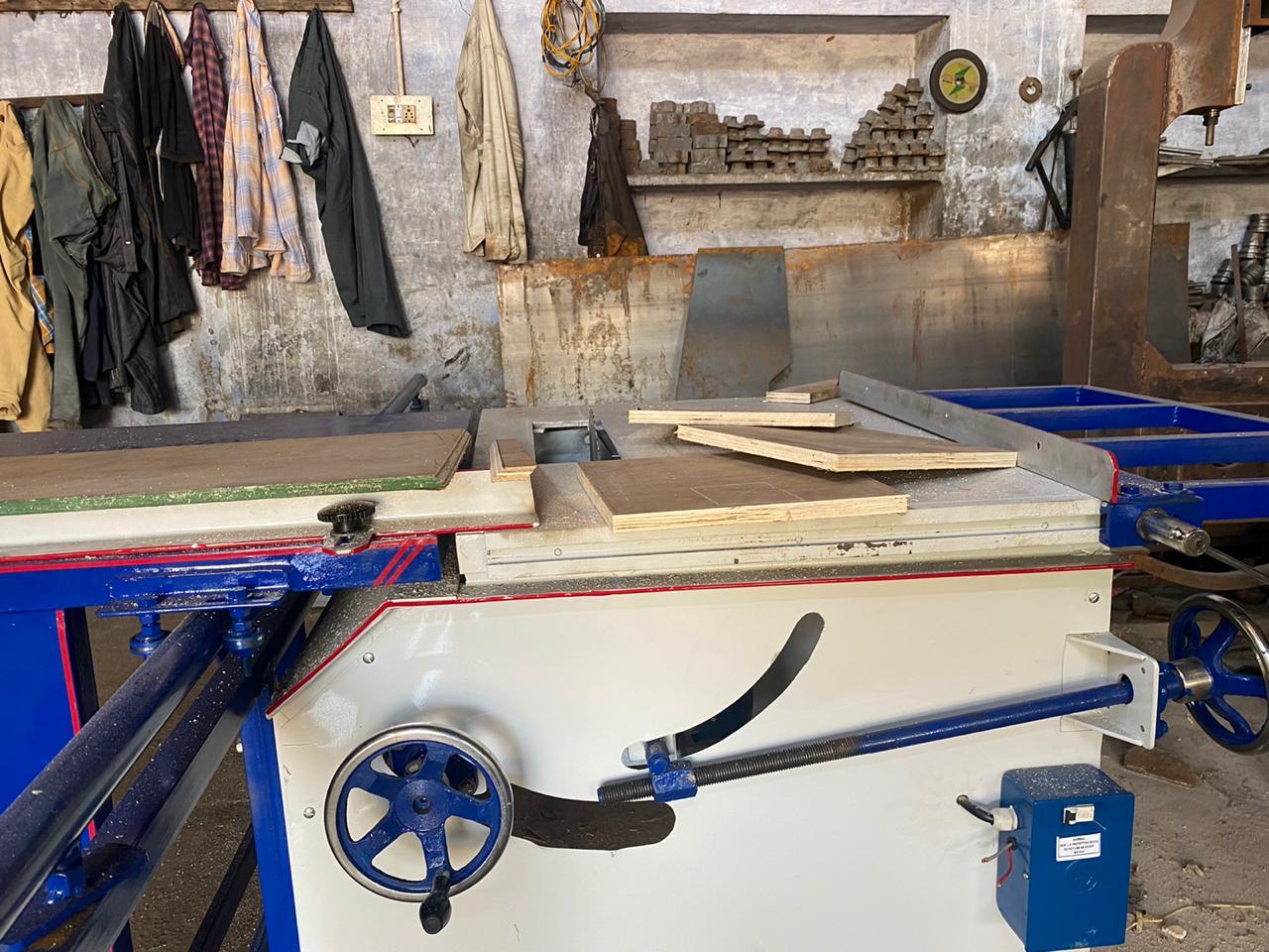 Table Cutter With Trolley