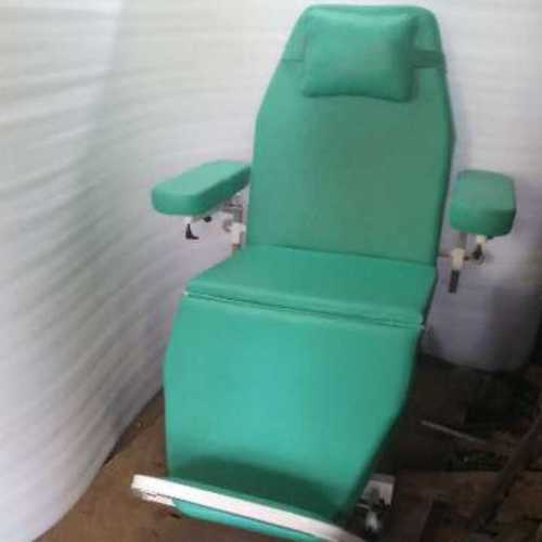 Manual dialysis chair