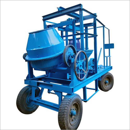 Four pillar concrete mixer with lift