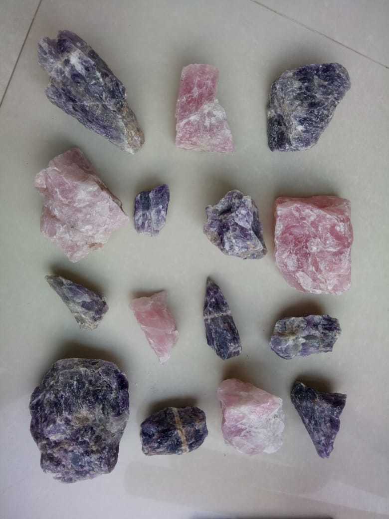Diffrent types of Rough rocks quartz mossgreen rose quartz white agate Crystal Amethyst Carnelian pieces RAW STONE