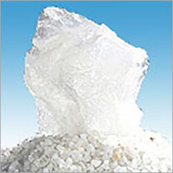 Pure Quartz Lumps - 98% Grade, Solid Form, White Color | Versatile Use in Construction, Foundry Molds & Electronics