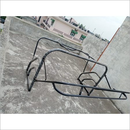 TRACTOR HOOD FRAM