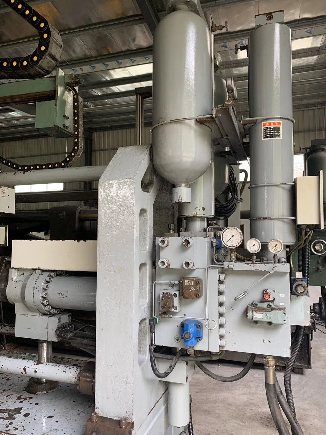 Used Yizumi 650t Cold Chamber Die Casting Machine