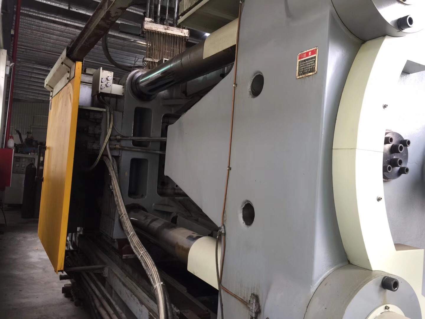 Used Yizumi 800t Cold Chamber Die Casting Machine