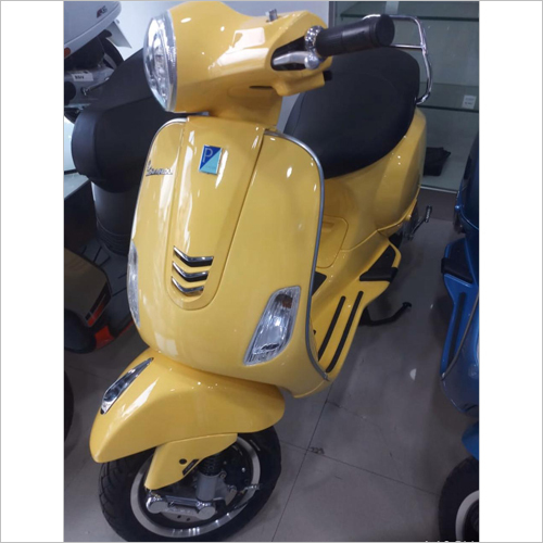 Vespa Yellow