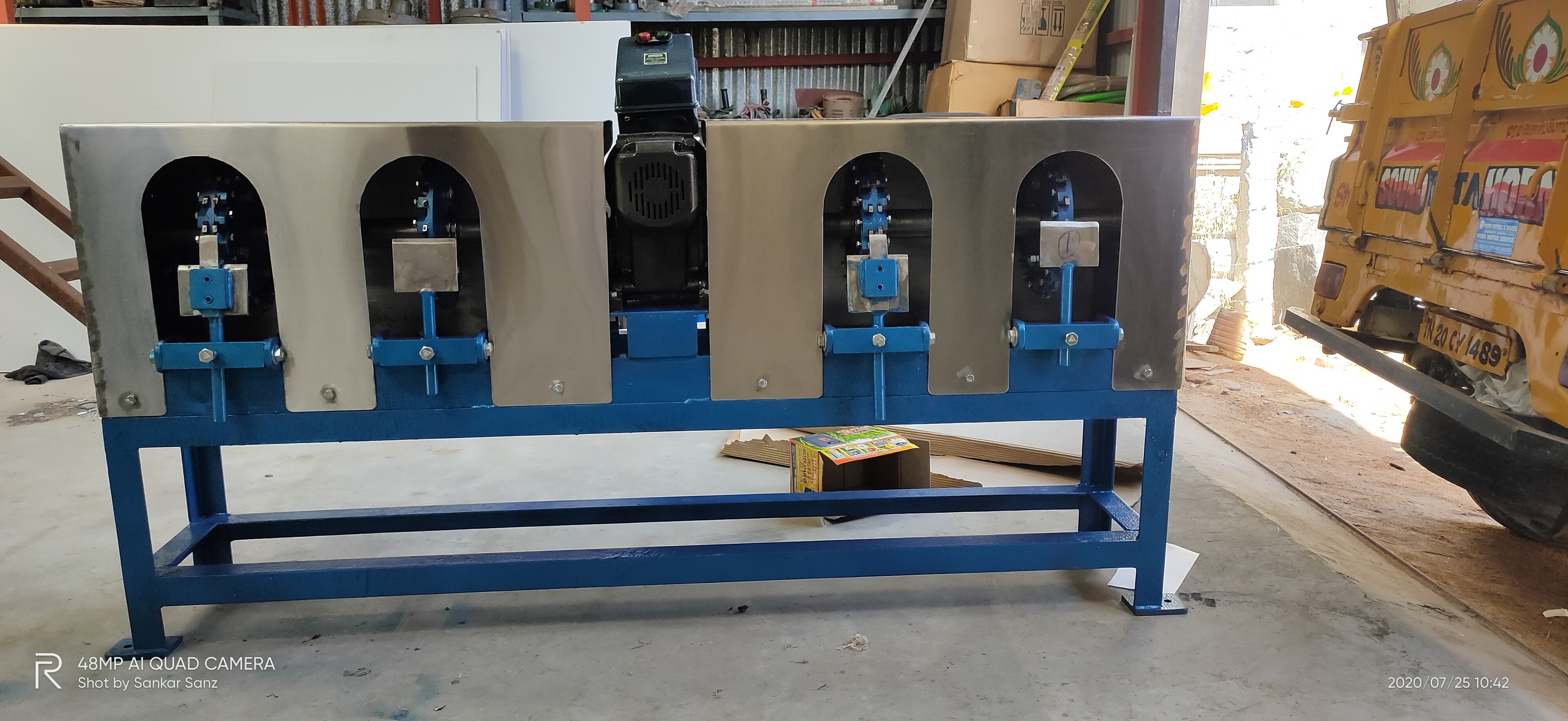Coconut Deshelling Machine
