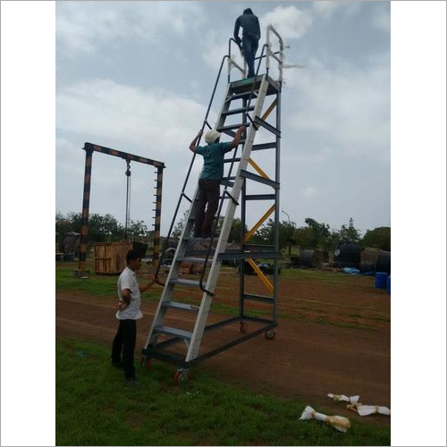 Movable Platform Ladder