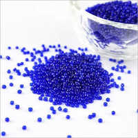 Grnulos de vidro redondos azuis da semente