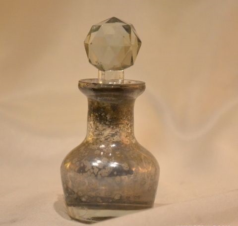 Antique Glass Silver Finish Perfume Bottle Iso Certificate