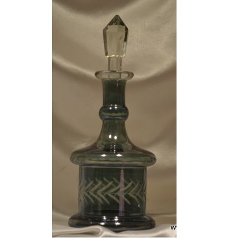 Amber Colored Glass New Deign Decanter Pretty And Decorative Vintage Decanter