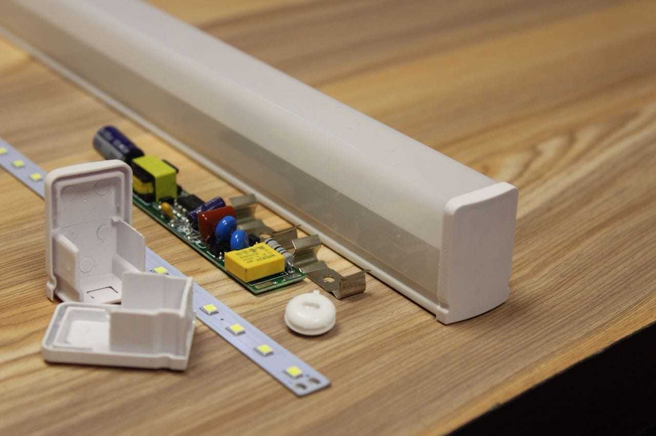 LED TUBE LIGHT 20W