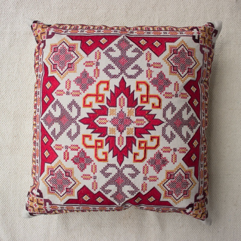Embroidery cushion cover