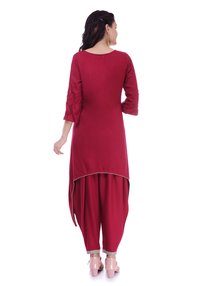 Remtex Women Kurta Maroon