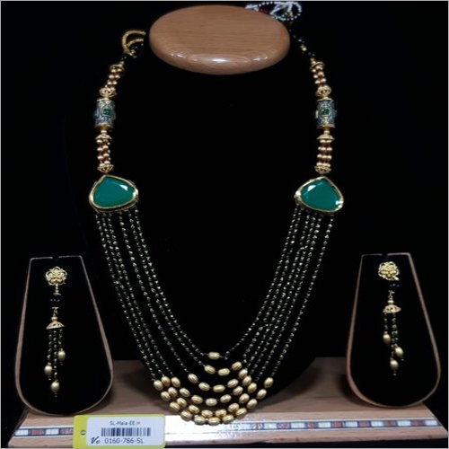 Studded Gemstone Mangalsutra Set