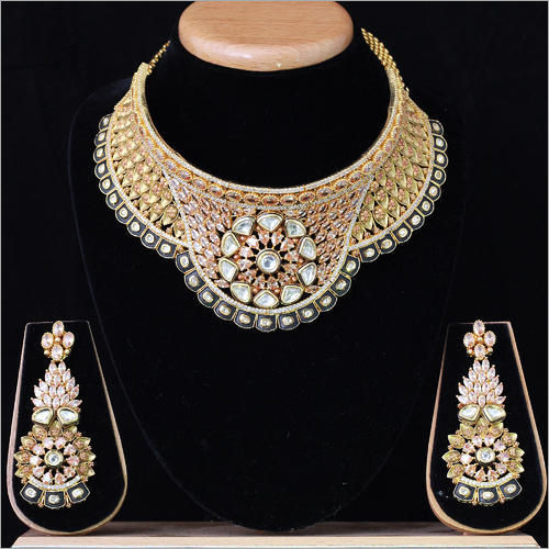 Golden Traditional Antique Kundan Necklace Set