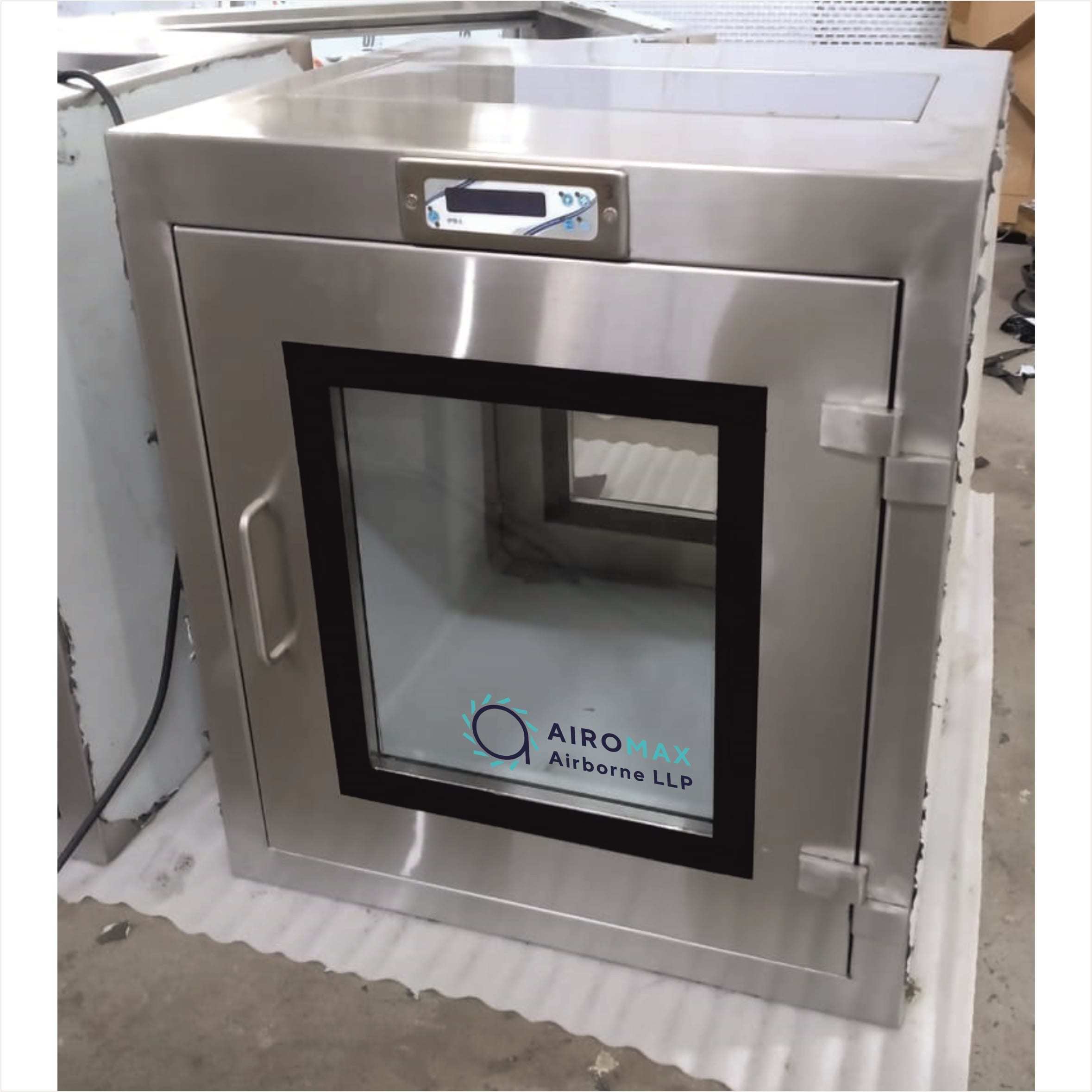 Static Pass Box