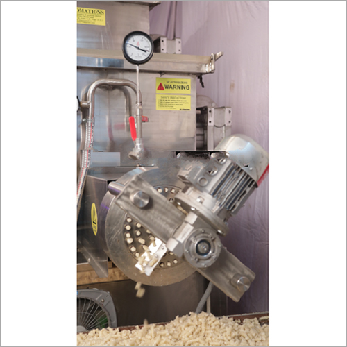 Pasta Machine - Stainless Steel, 1 Hp Single Phase, 220 V | Automatic, High Efficiency, Commercial Use, Output 100-200 kg/hr