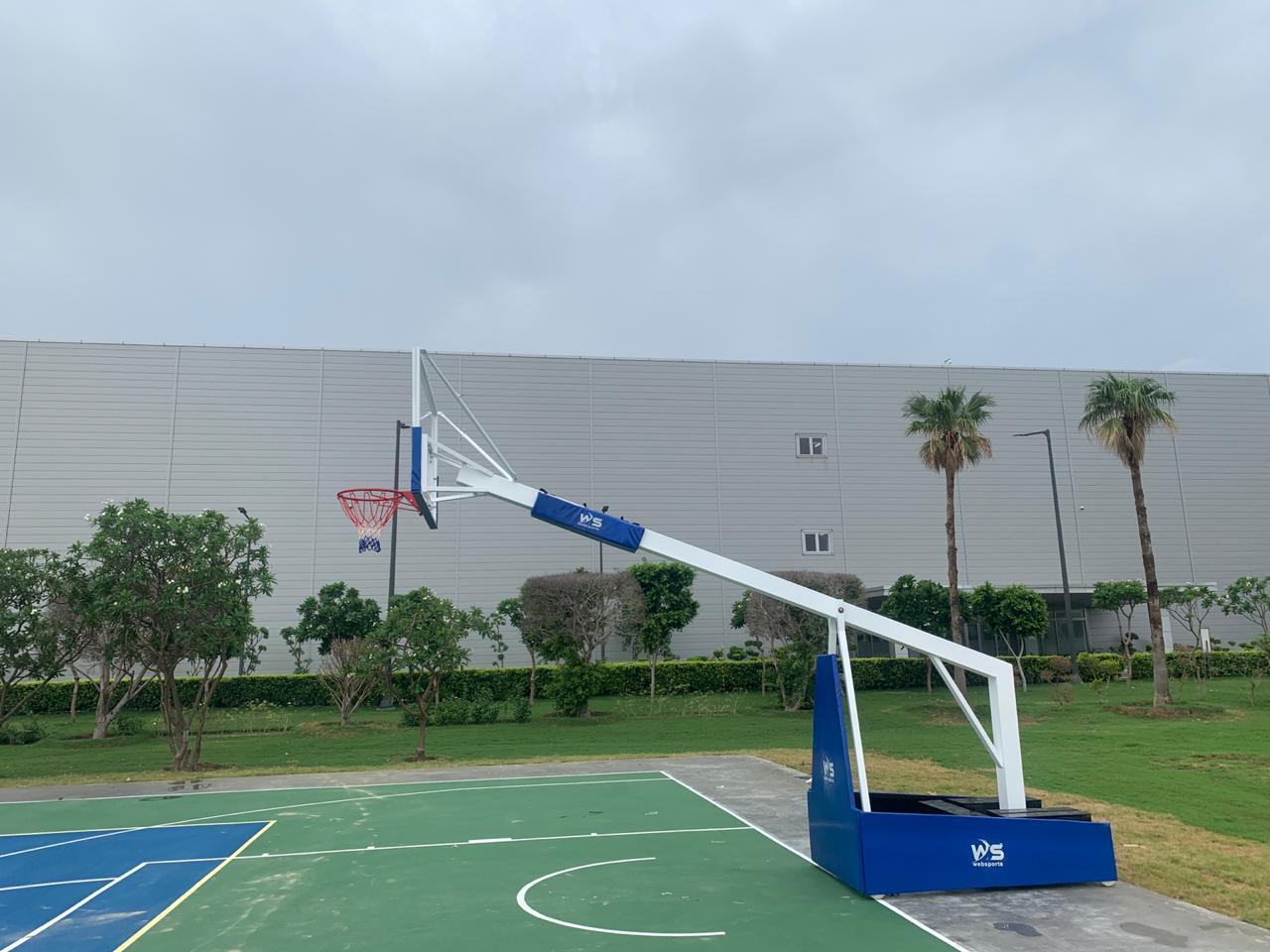 BASKETBALL POLE MOVABLE AND HEIGHT ADJUSTIBLE